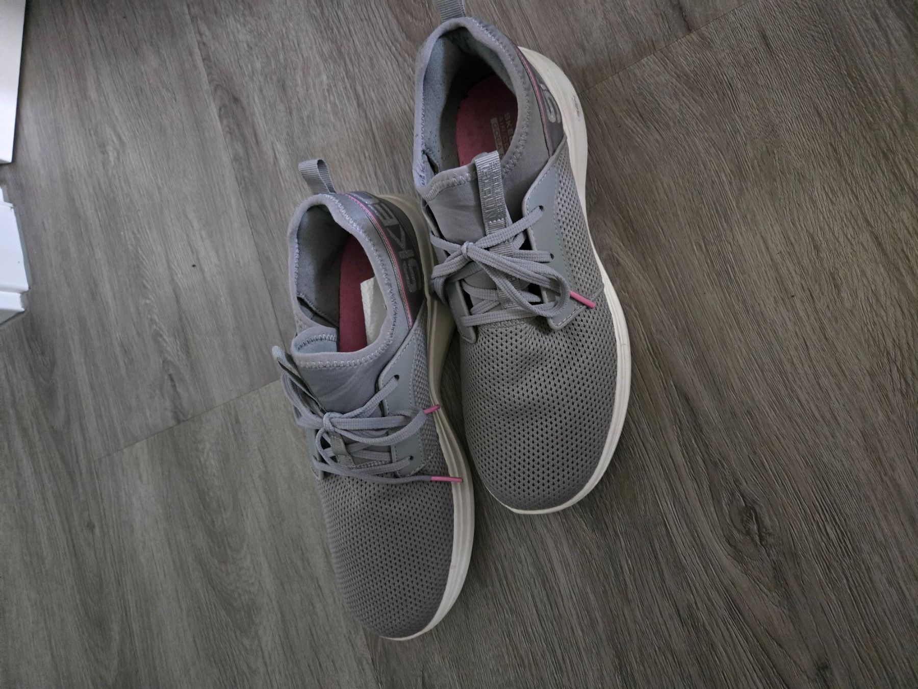Skechers Scarpe da donna: Skechers, GORUN, Damenschuhe, EU-Gr. 40 – Usato da Liebefeld venduto da weda77