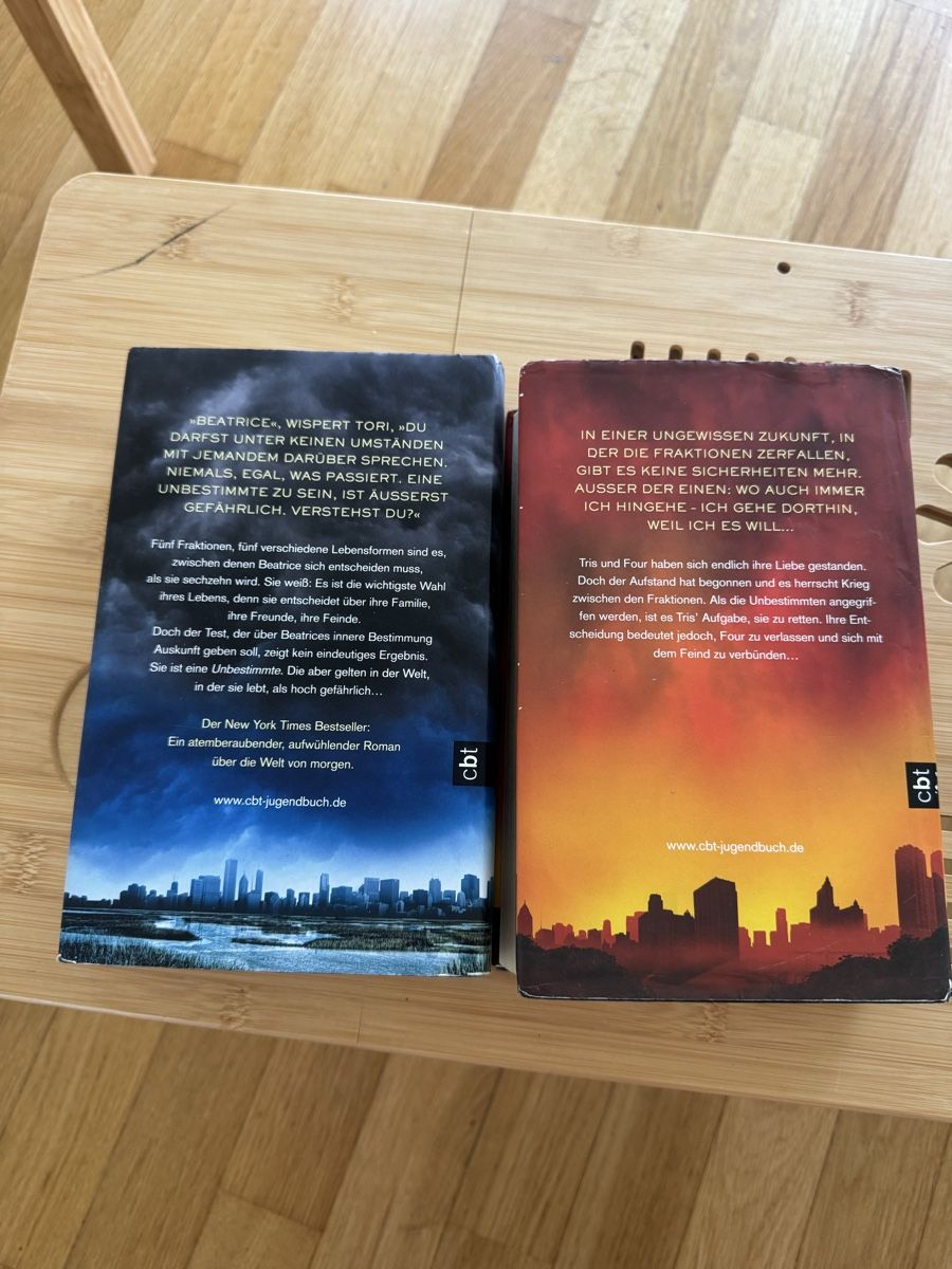 Livres: Die Bestimmung Teil 1&2 – D'occasion à Zug par arlettek_ 2