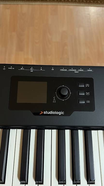 Strumenti musicali: Studiologic SL73 Studio Midi Keyboard – Usato da Lugano venduto da carlosrgomes 2