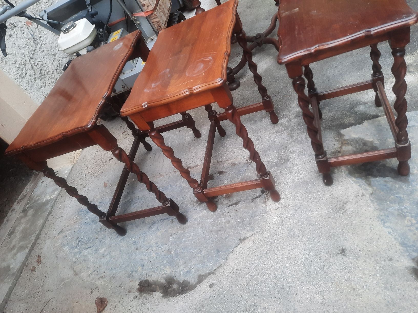 Tische: Table de salon en 3 parties encastrables – Gebraucht aus Vernamiège von PraDeNautz-laCave 1