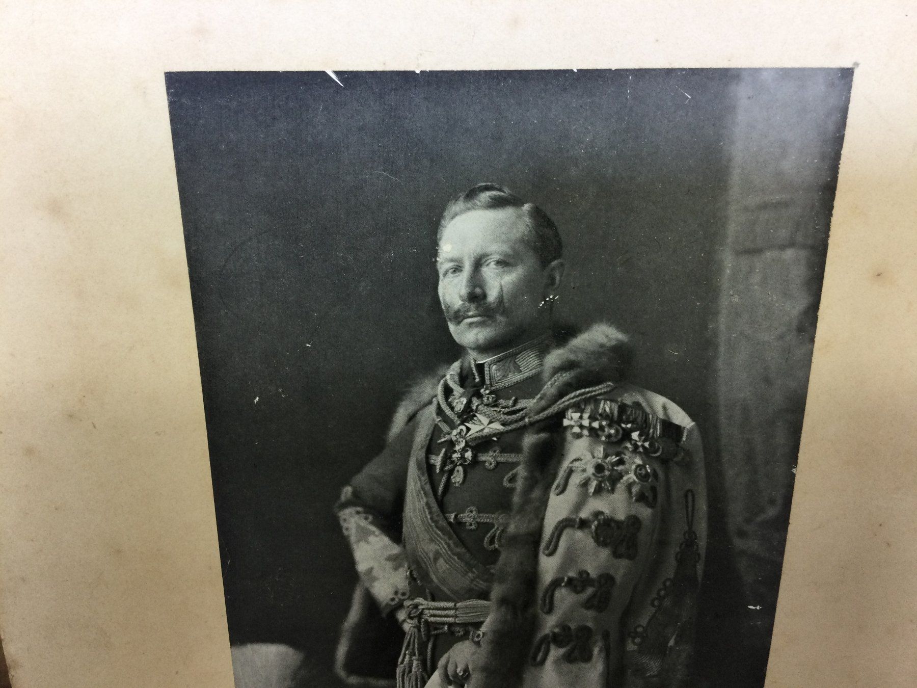 Stichwaffen: Alter Druck Kaiser Wilhelm in Uniform mit Säbel – Gebraucht aus Wangen SZ von kuriosum12 3