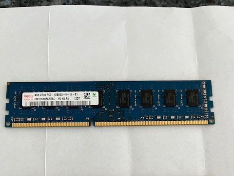Memoria / RAM: Hynix 4GB 2Rx8 PC3 10600U – Usato da Zürich venduto da Senada