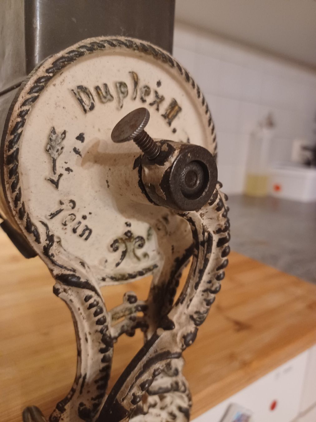 Appareils de cuisine: Antike Käse Reibe ca 1940 – D'occasion à Merenschwand par KbVl 1