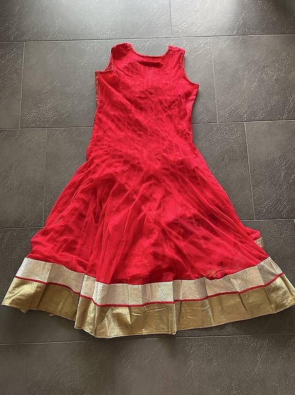 Vestiti: Indisches Festkleid mit Schal und Brosche – Usato da Brütten venduto da Snowkiwi 1