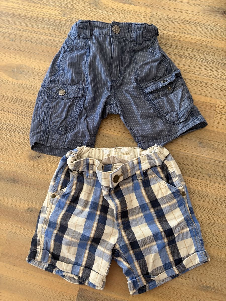 Kleiderpakete & -sets: Lot de 6 shorts taille 80 – Gebraucht aus Sion von Nelsonkatz