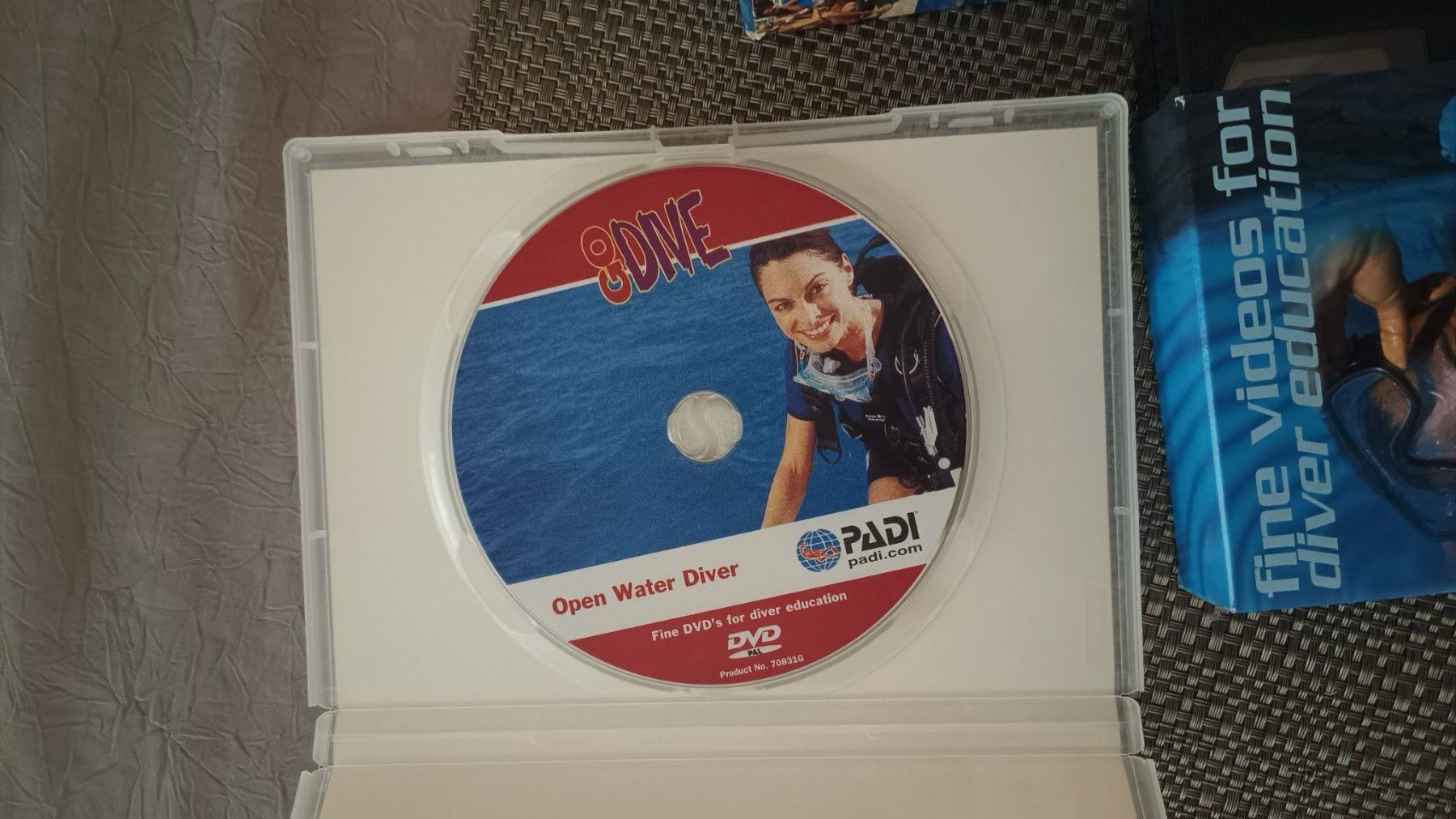Tutti i DVDs: PADI open water diver DVD kit – Usato da Gümligen venduto da dobias 2