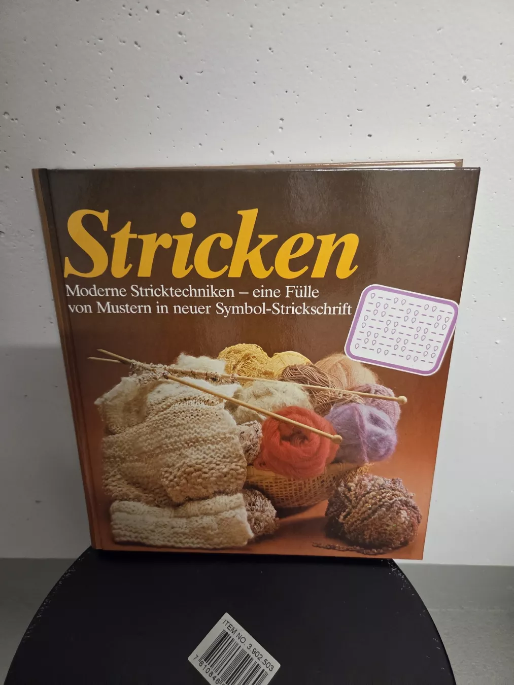 Bücher: Altes Buch "Stricken" – Gebraucht aus Rüfenacht BE von Biancaro