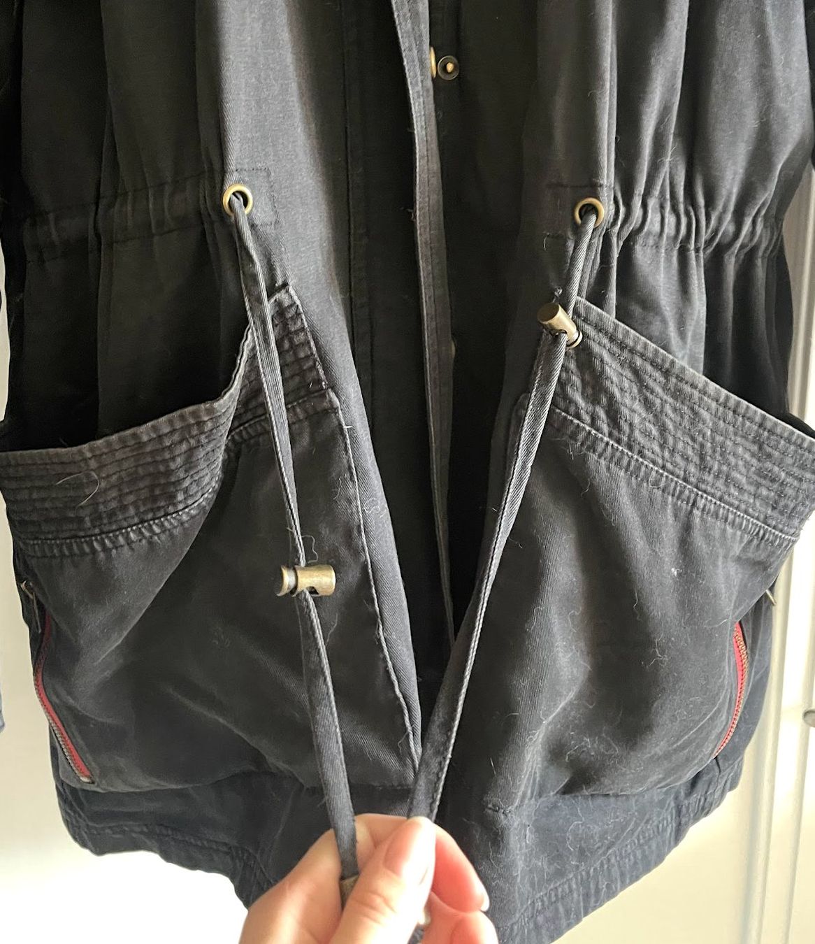 Vestes: Yeou-ya Black parka with red zippers – D'occasion à Zürich par aliiix 4
