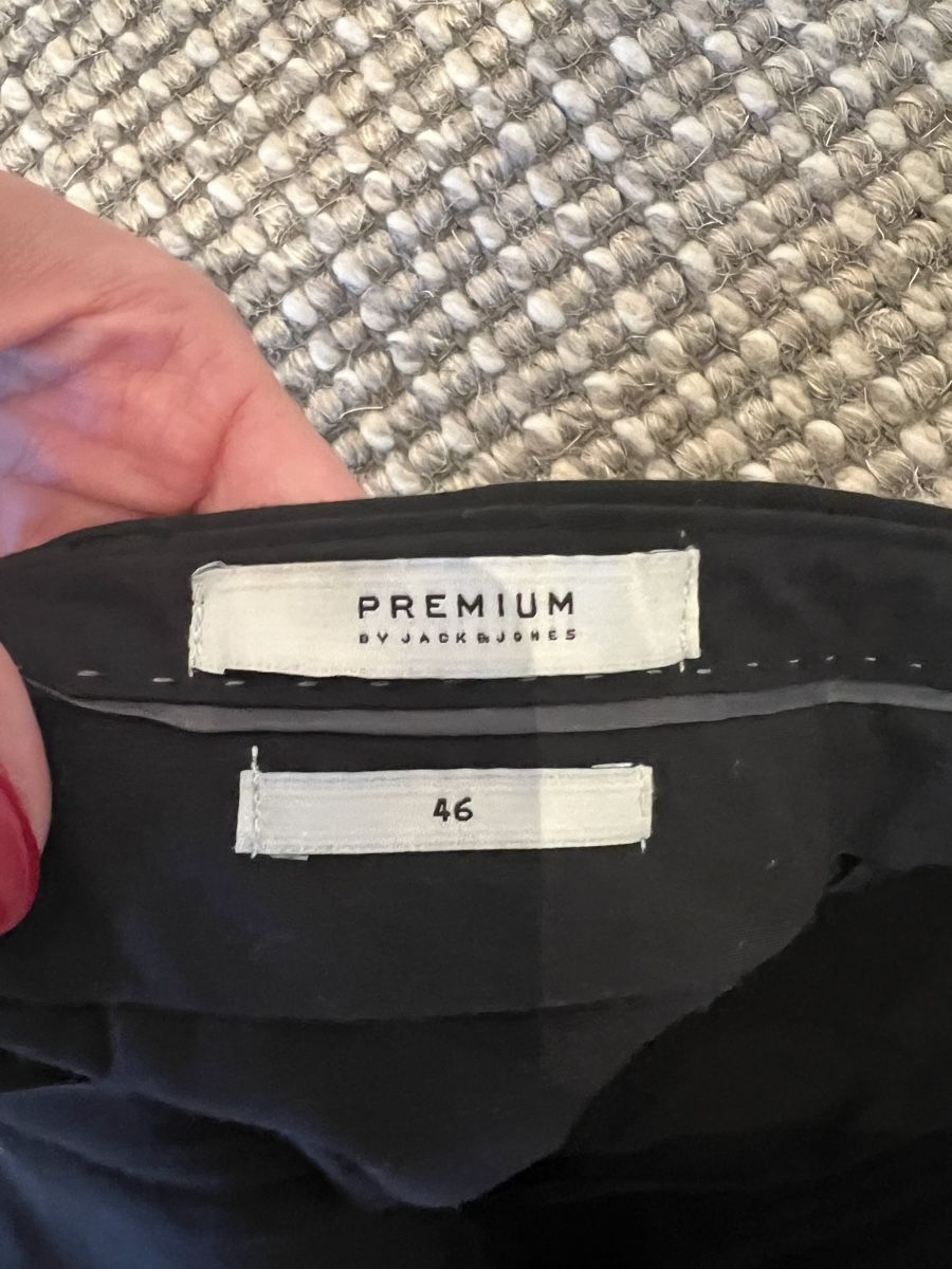 Jack & Jones Pantaloni: Schwarze Stoffhose Gr. 46 Jack & Jones Premium – Usato da Wollerau venduto da emelyvalerie 2