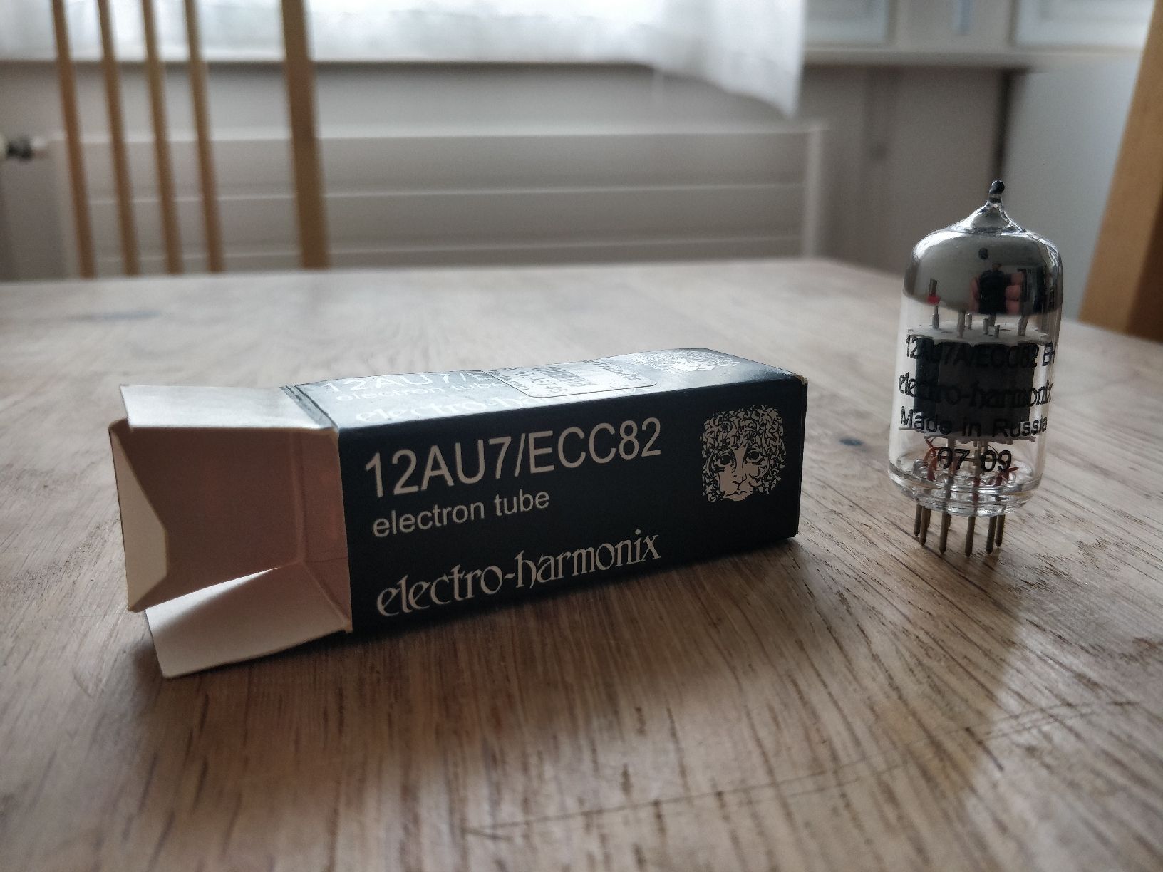 Electro-Harmonix Amplificatori: tube 12au7 ecc82 electro-harmonix – Usato da Genève venduto da Dav_