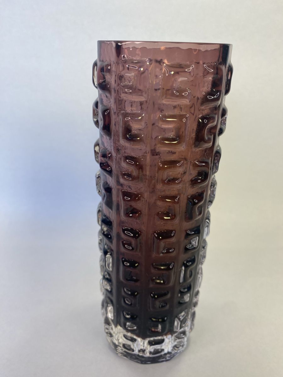 Vasi & Recipienti: Whitefriars, Aubergine Aztec Vase 1970 – Usato da Zürich venduto da ARTino 1