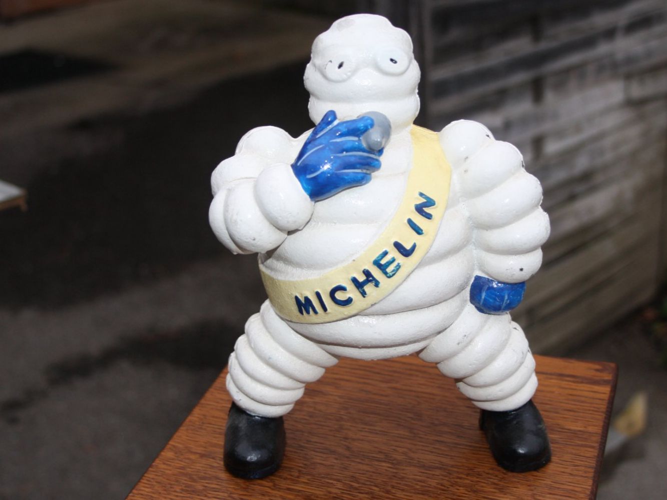 Michelin Statuette: MICHELIN MANN BIBENDUM EISEN – Usato da Wauwil venduto da Pneuedy