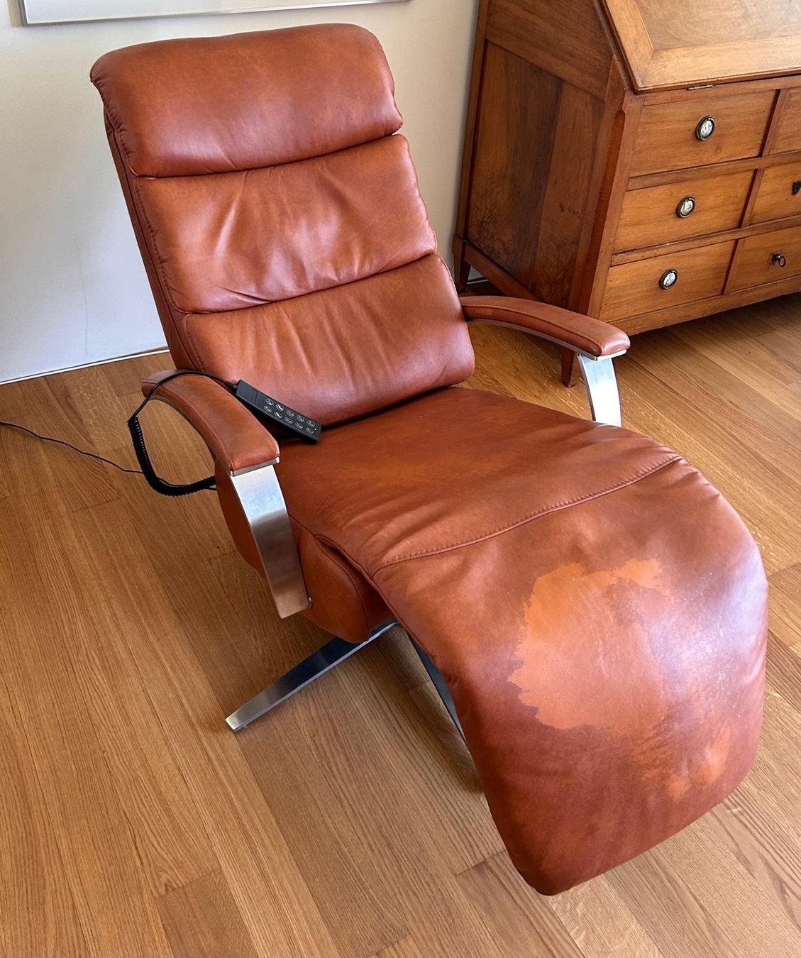 Poltrone: Relaxsessel in Leder mit 3 E-Motoren und Aufstehilfe – Usato da Zürich venduto da Modernshopping 1