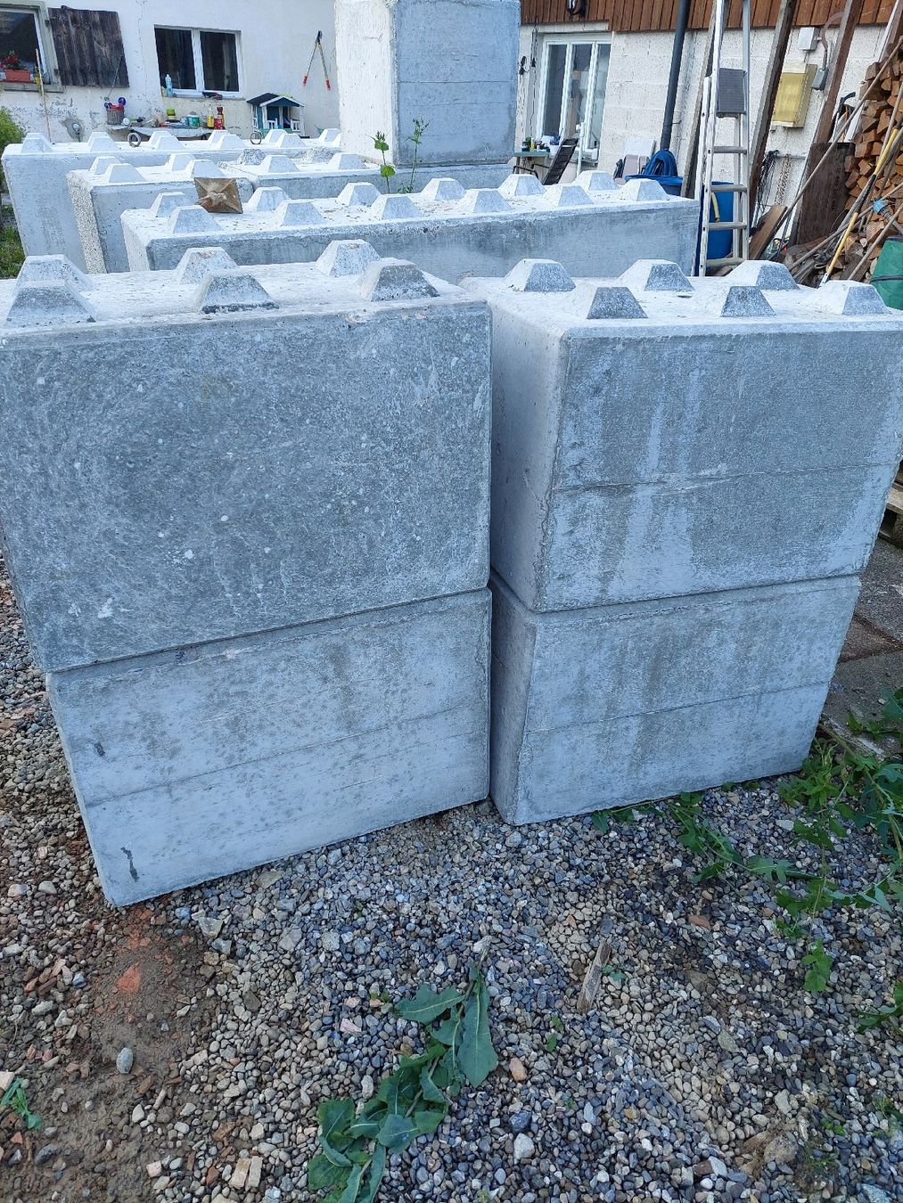 Pietre & tegole: Bagger betonsteine Legosteine – Usato da Reitnau venduto da urs_6qv5 1