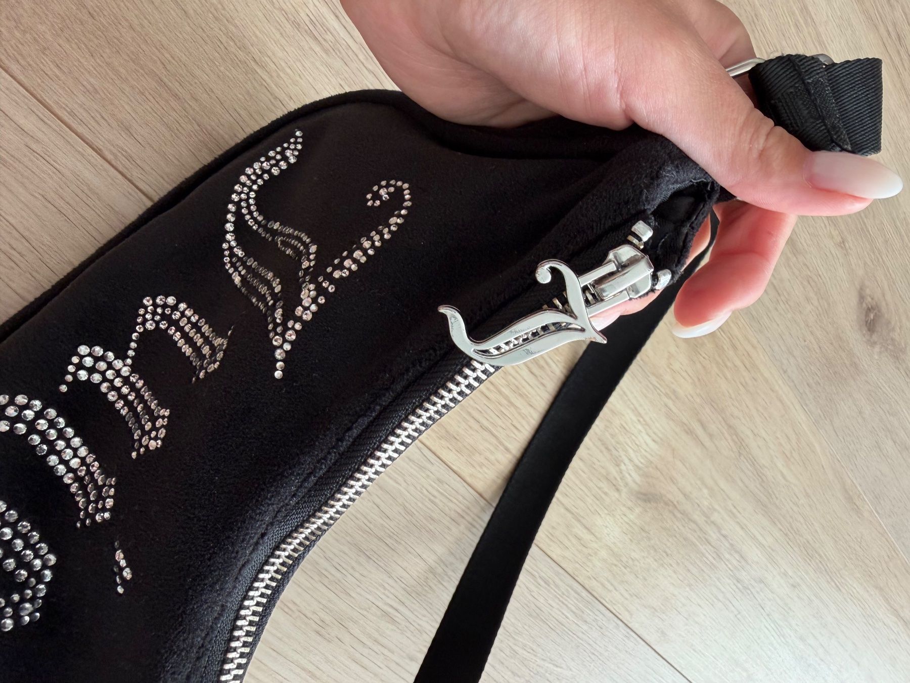 Juicy Couture Borse da donna: Juicy Couture Handtasche Schwarz mit Strass – Usato da Ittigen venduto da zaf_6sy9 5