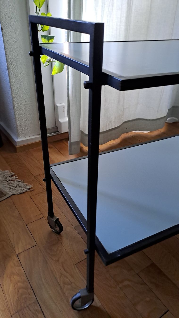 Servierwagen: Servierwagen (Mintgrün oder Fliessenmuster wendbar) – Gebraucht aus Olten von StefanW.L. 3