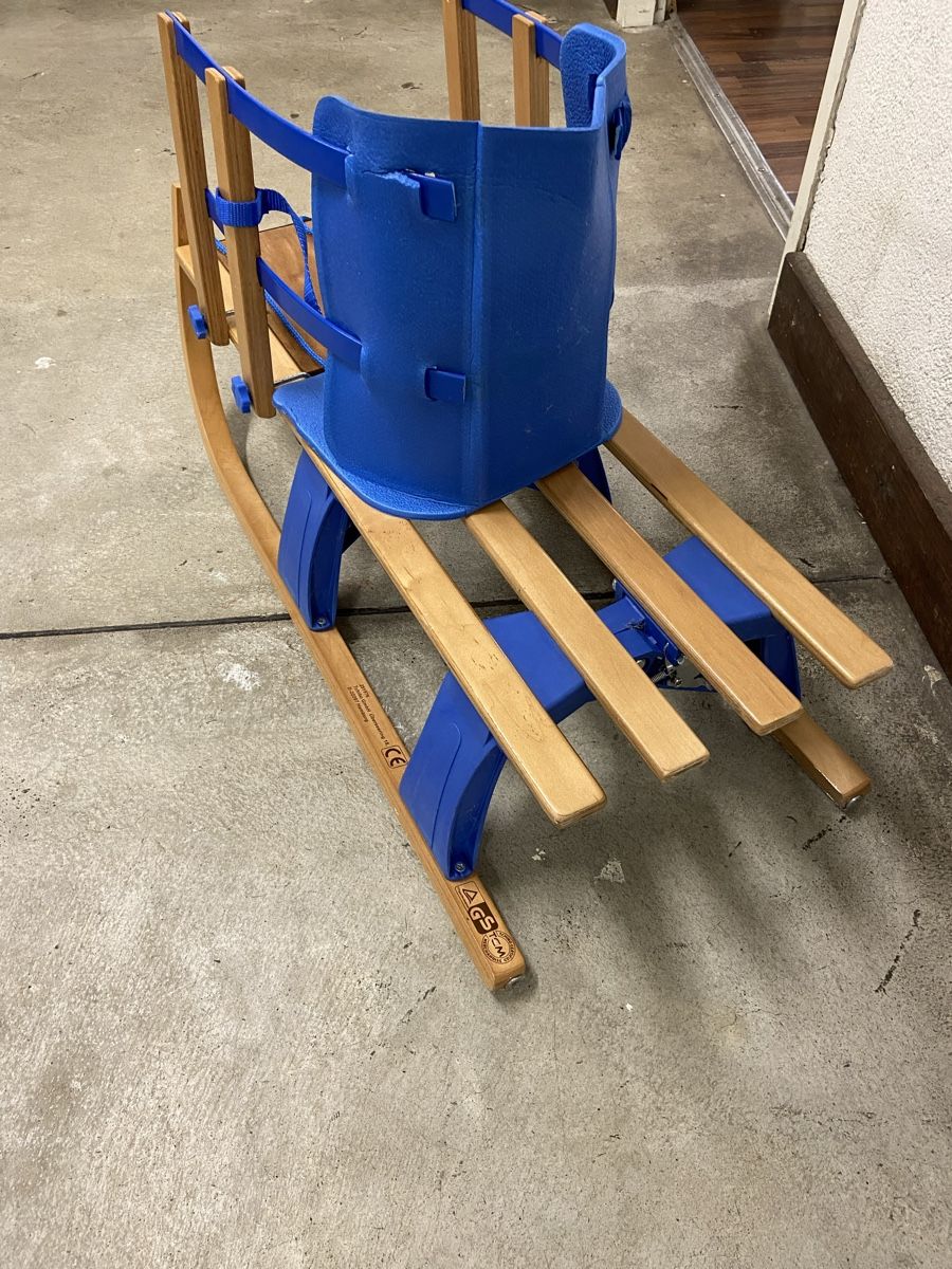 Slitta: Kinderschlitten mit Sitz – Usato da Dietikon venduto da brocki-eyra 9
