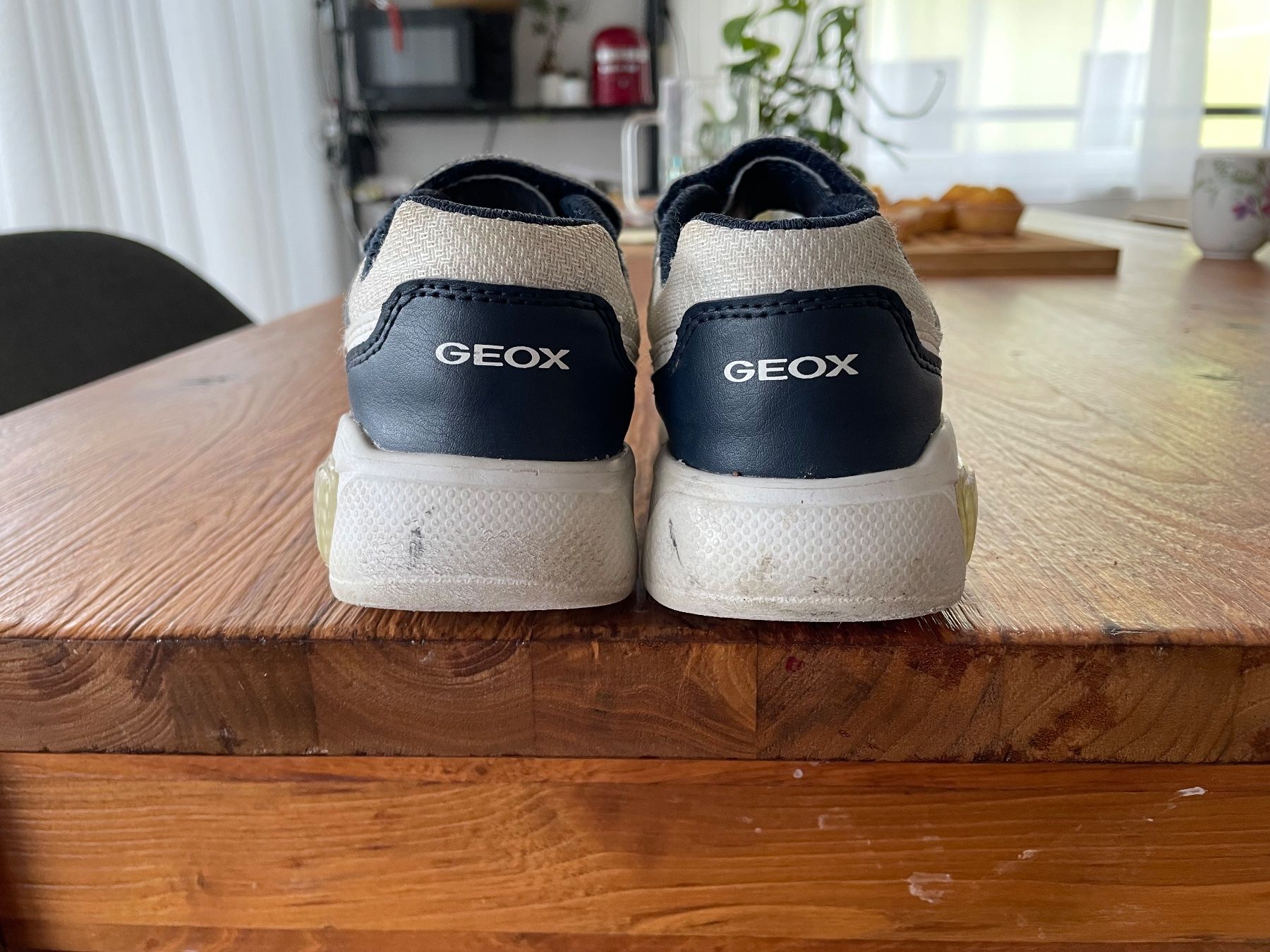 Geox Scarpe per ragazzi: Geox light sneakers – Usato da Schlieren venduto da gor_jgx7 2