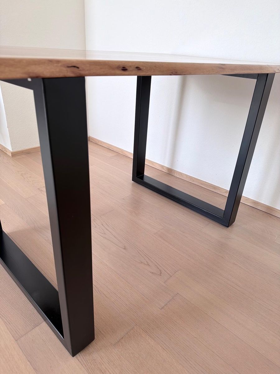 Tavoli: Solid Wood Dining Table with Metal Legs, Modern Style – Usato da Zürich venduto da Kenji_Midori 4