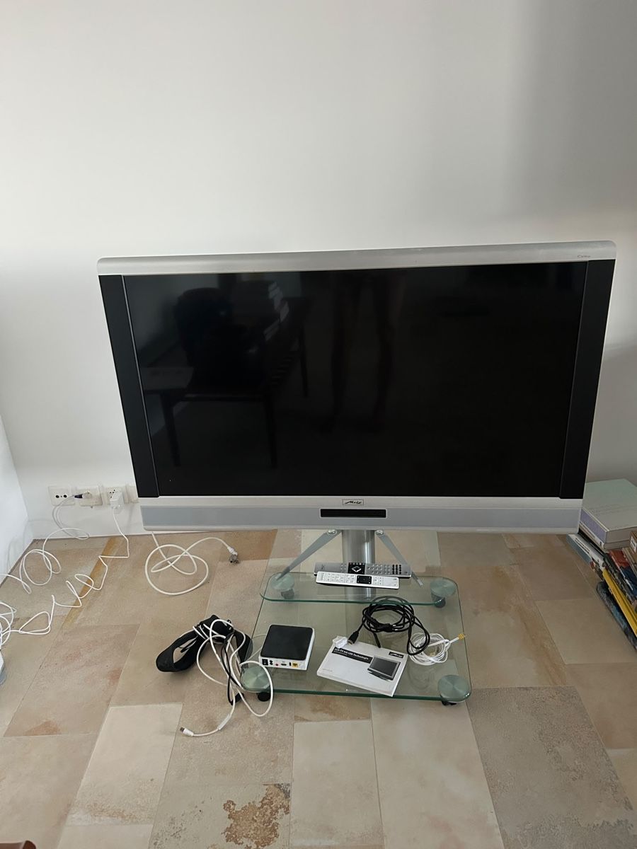 Fernseher: Metz Caleo 47-3D Media twin R – Gebraucht aus Zürich von HelloLondon