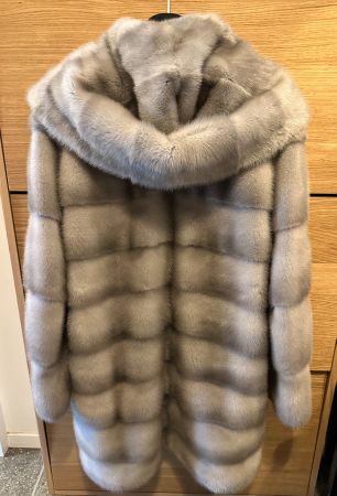 Neuer luxuriöser Saphir Nerzmantel/Parka mit Kapuze Manteau