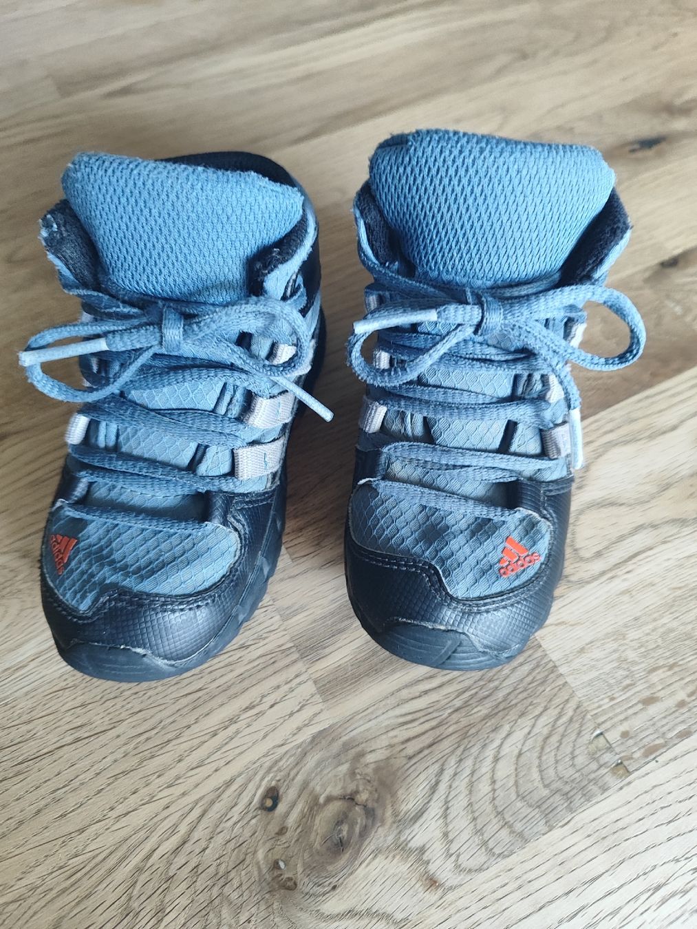 Adidas Scarpe per ragazzi: Adidas Terrex Gore-Tex Grösse 22 – Usato da Murten venduto da NathalieBruderer