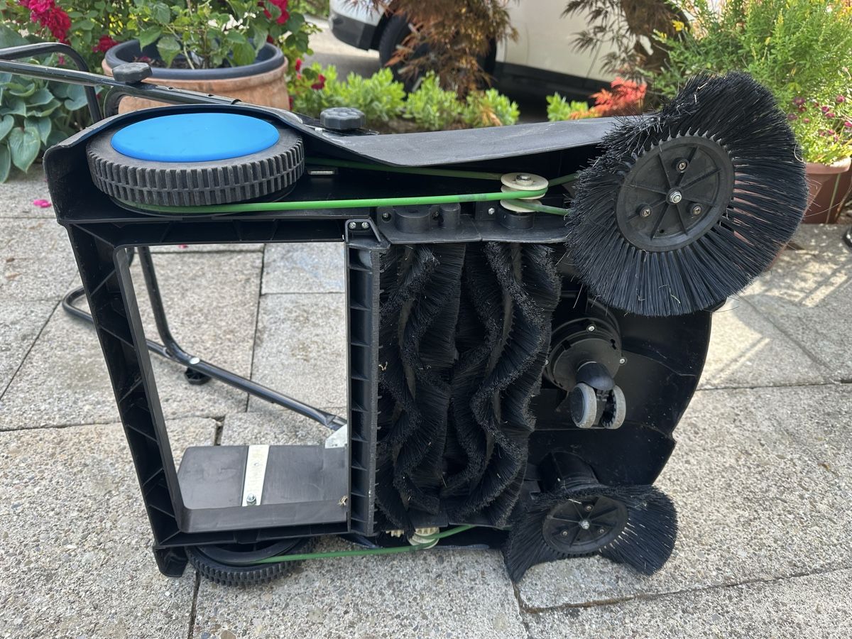 Tutte le macchine: Hand-Kehrmaschine GKM 700 – Usato da Opfikon venduto da Honeybhoney 4