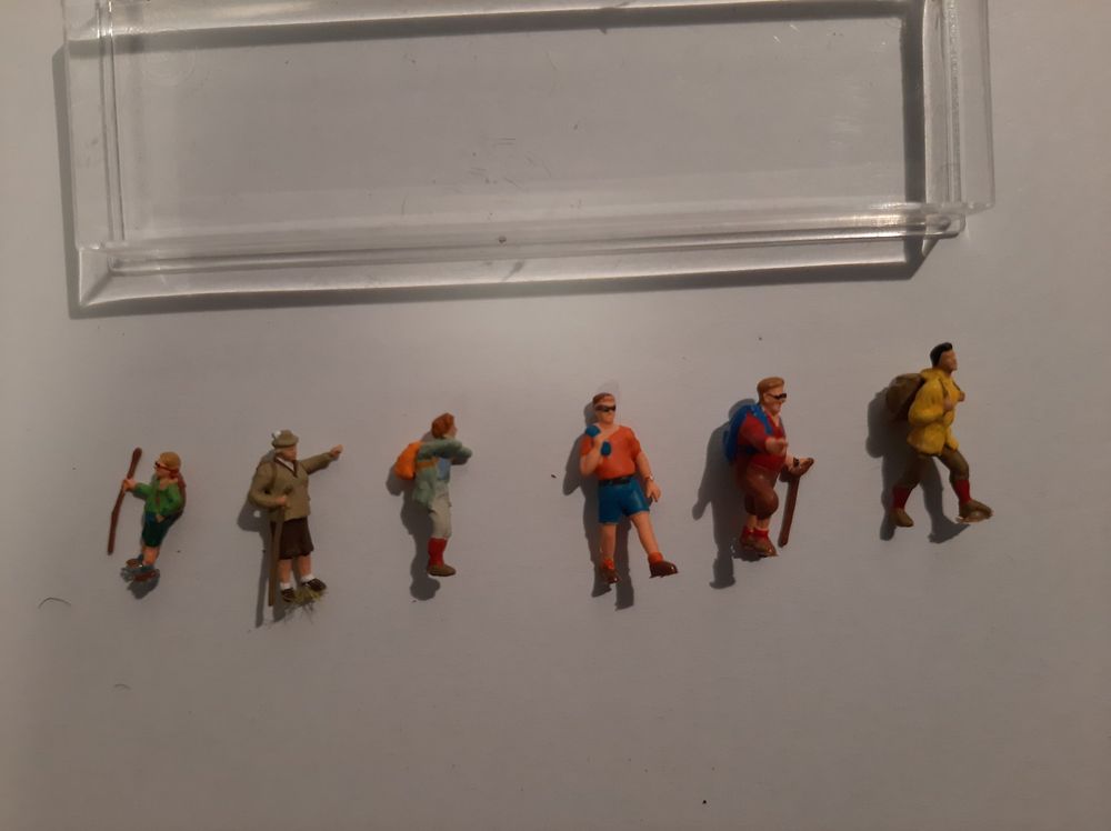 Modelleisenbahnen: Personen H0/H0m 6 Wanderer – Gebraucht aus Thun von Schwarzsee48