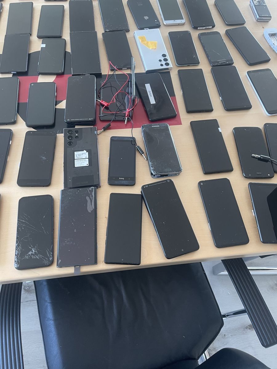 Handys / Smartphones: Diverse Smartphones Defekt oder als Ersatzteile – Gebraucht aus Wängi von Bmo 1