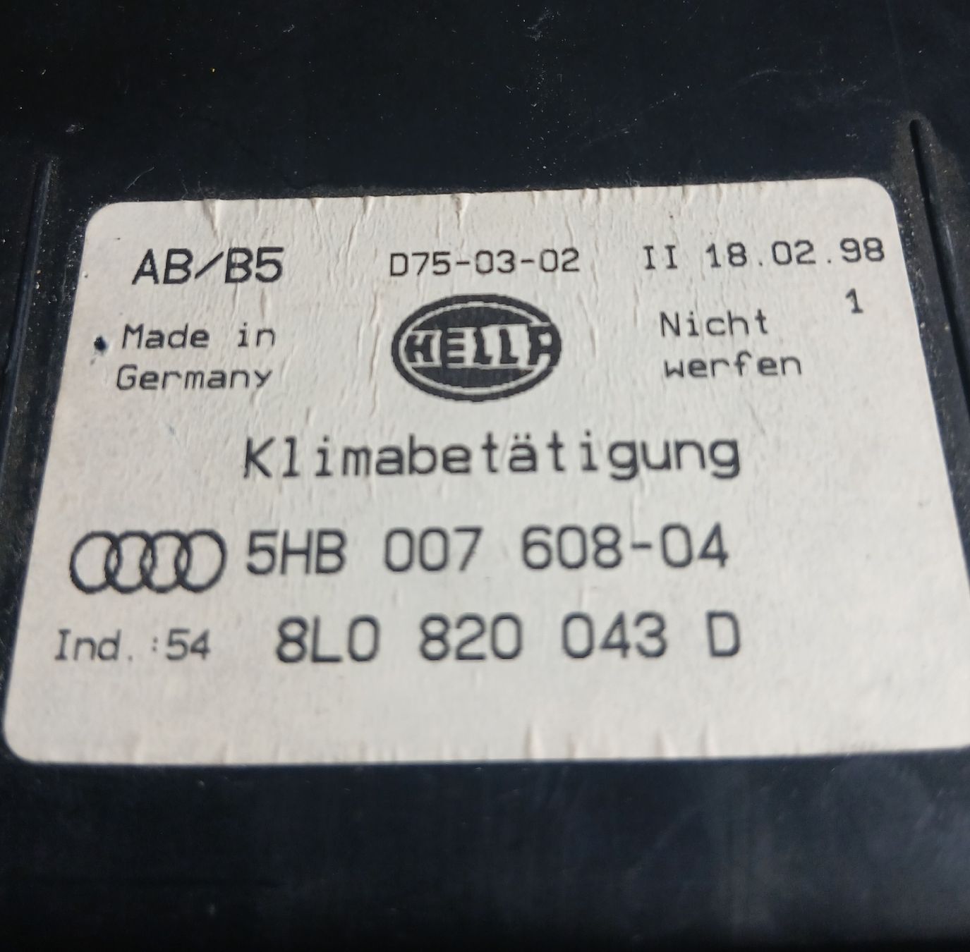 Audi Tutti pezzi di ricambio auto: Commande de ventilation Audi A3 1996-2003 – Usato da la heutte venduto da Auto-stock 1