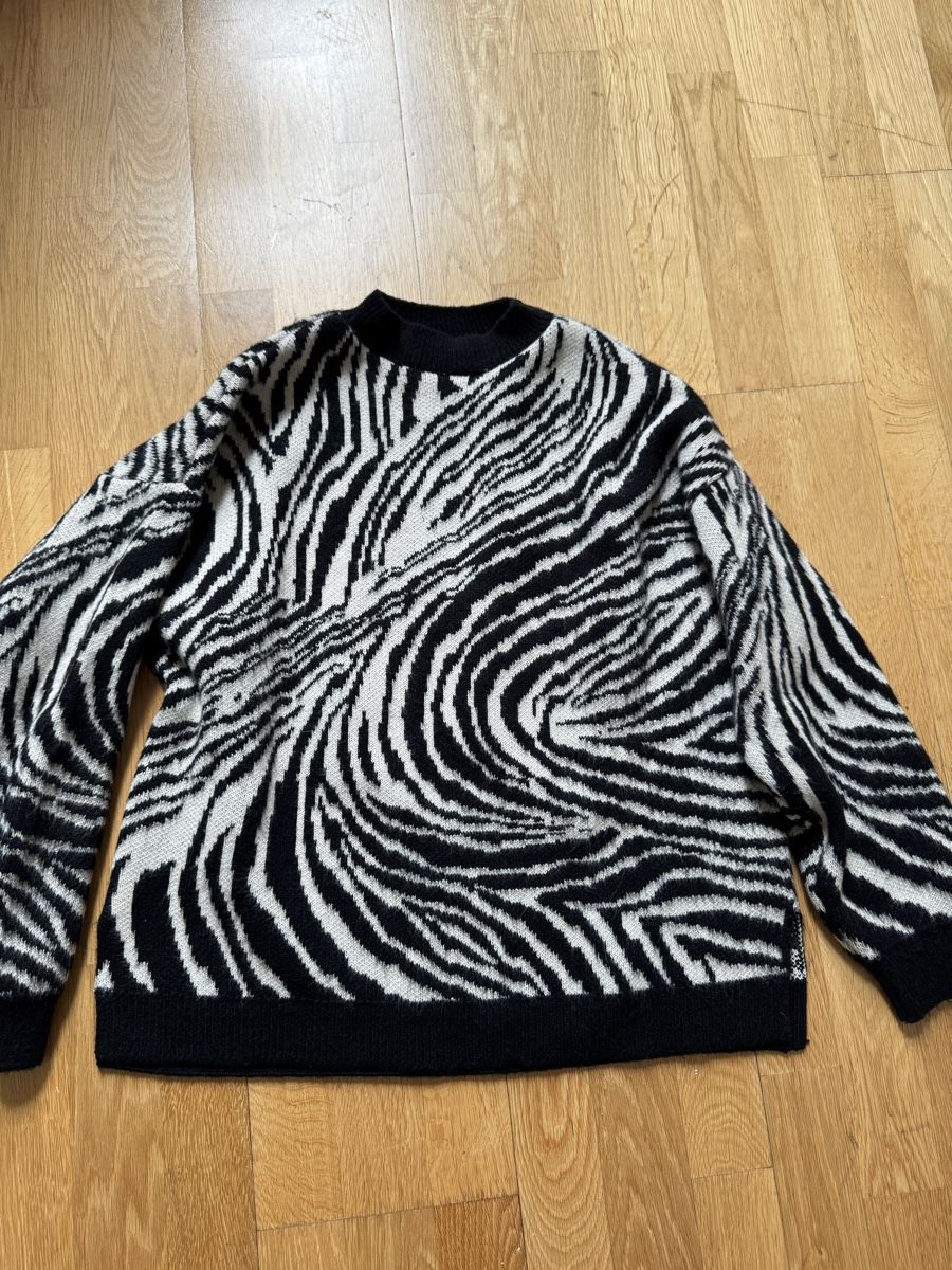 Maglioni & Felpe: BLACK AND WHITE ZEBRA SWEATER – Nuovo (secondo la descrizione) da Bern venduto da FashionK92 2