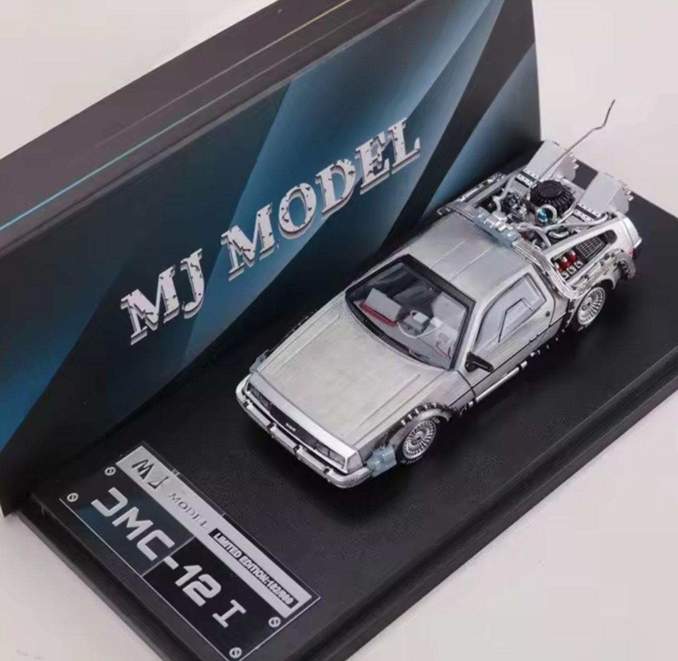 Modellini d'auto: 1/64 De Lorean Time Machine Diecast – Nuovo e nell'imballaggio originale da Zürich venduto da DiecastDude 3