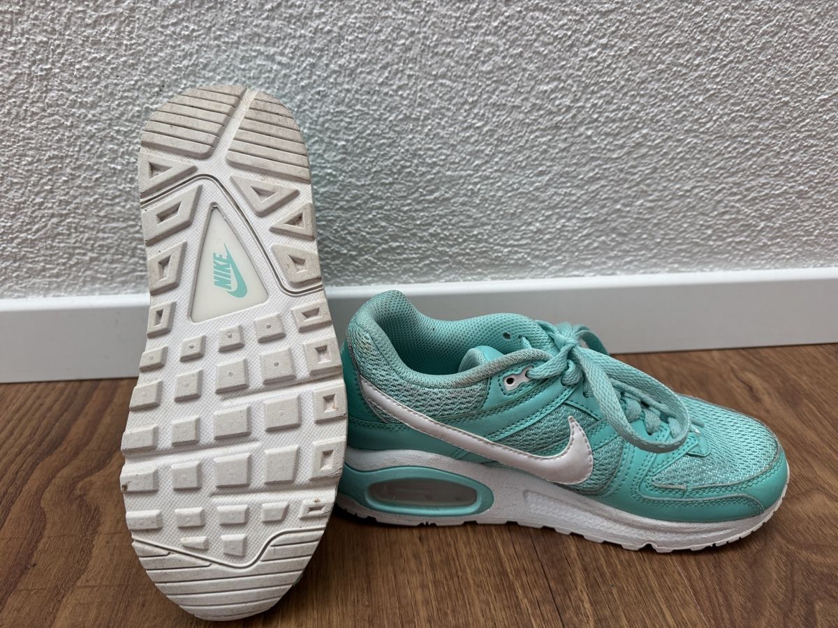 Nike Scarpe per ragazze: Nike Air Max Command Gr. 36 Türkis Top Zustand – Usato da Grenchen venduto da gulx 1