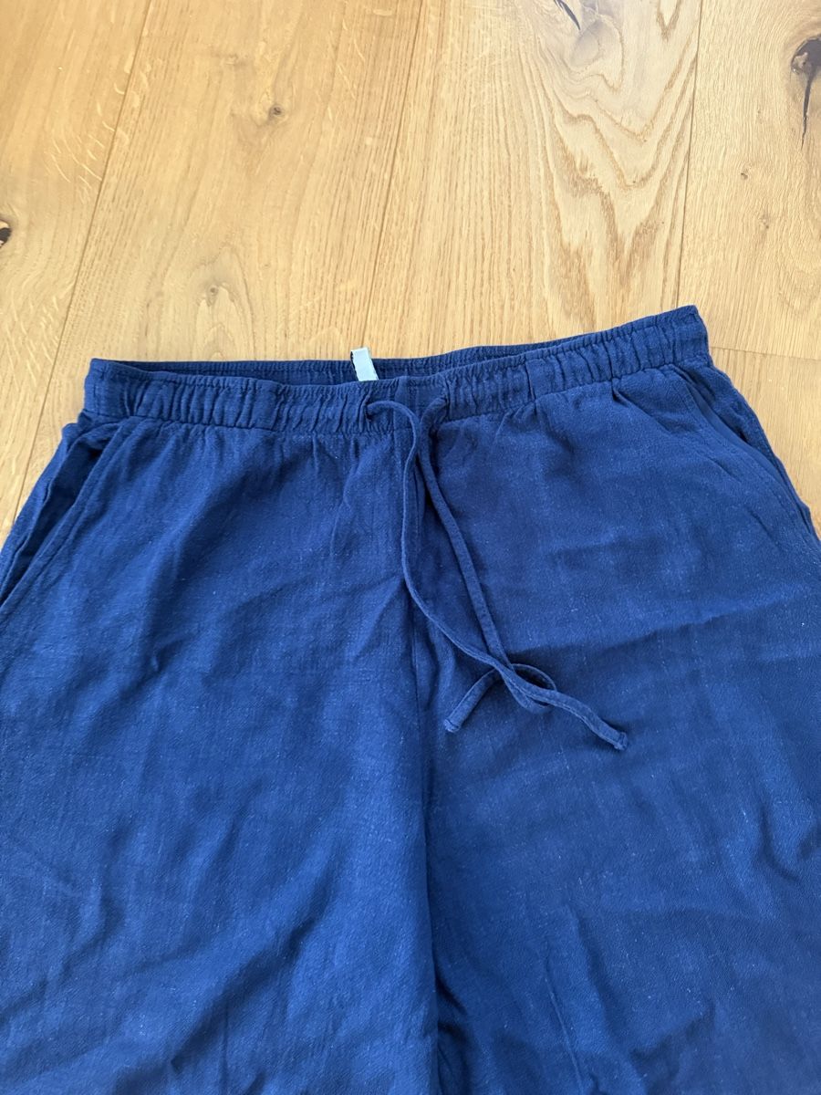 Stradivarius Hosen: Stradivarius Hose blau Grösse  – Gebraucht aus Luzern von sydney01. 1