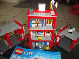 Lego City 60110 + 60107 Feuerwehrstation gemäss Bilder