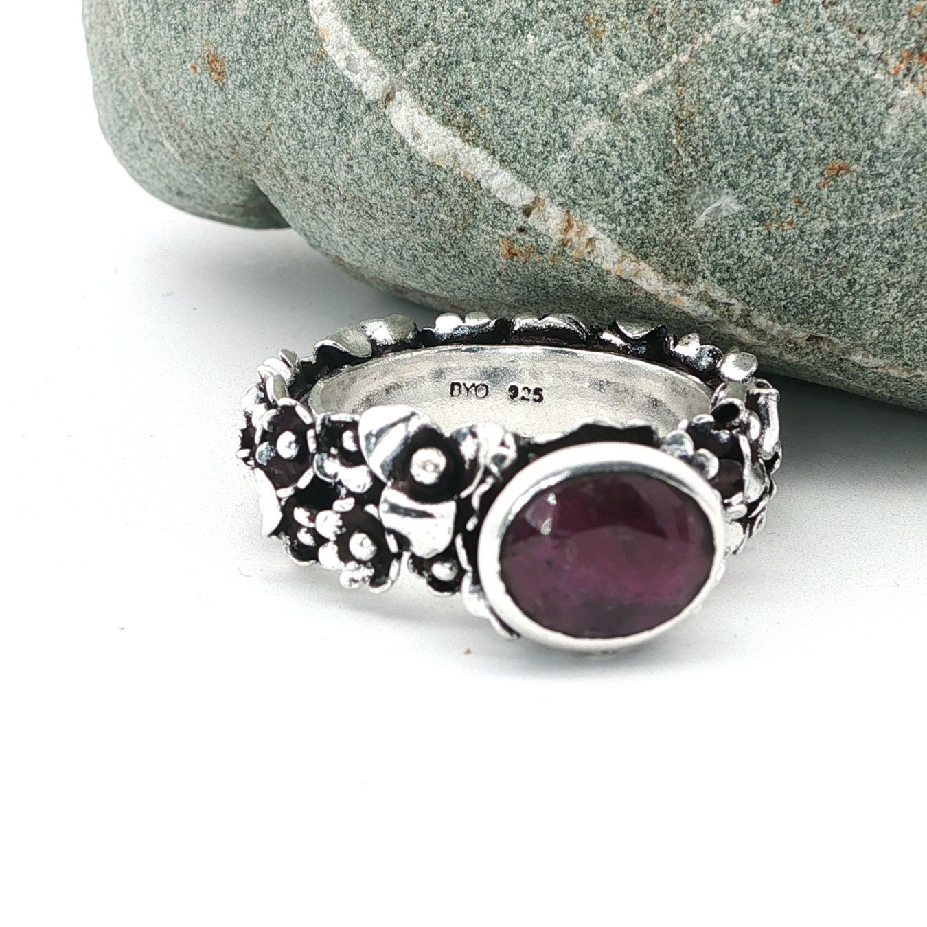 Olga Ribler Anelli: Unikate Silber Ring 925 mit Rubin Grösse 60 – Nuovo (secondo la descrizione) da Luzern venduto da Schmuckoutlet