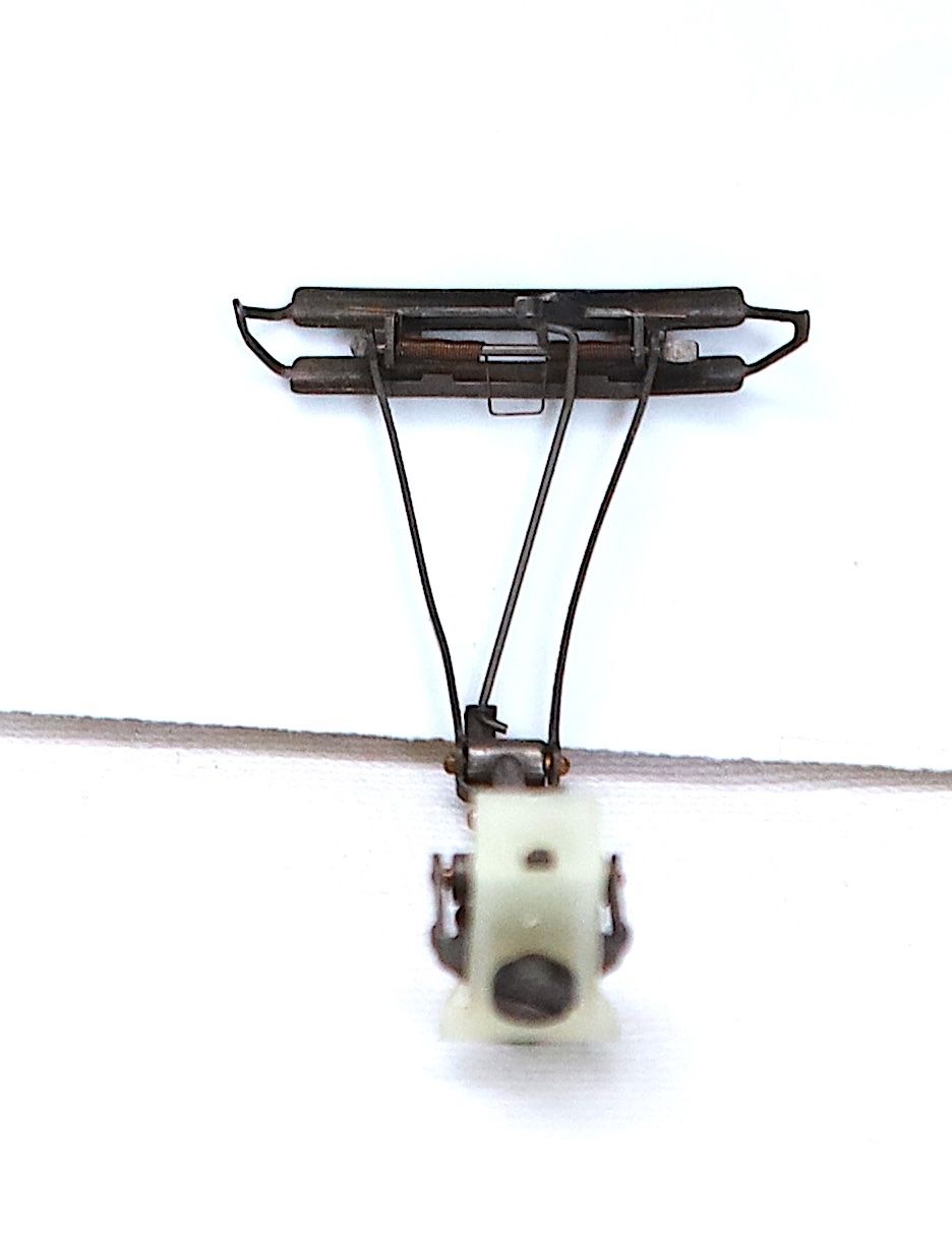 Märklin Modellini di ferrovie: MÄRKLIN TYP11.1 25445 1980- EINHOLMDACHSTROMABNEMER. H0 – Nuovo (secondo la descrizione) da Ipsach venduto da locky55