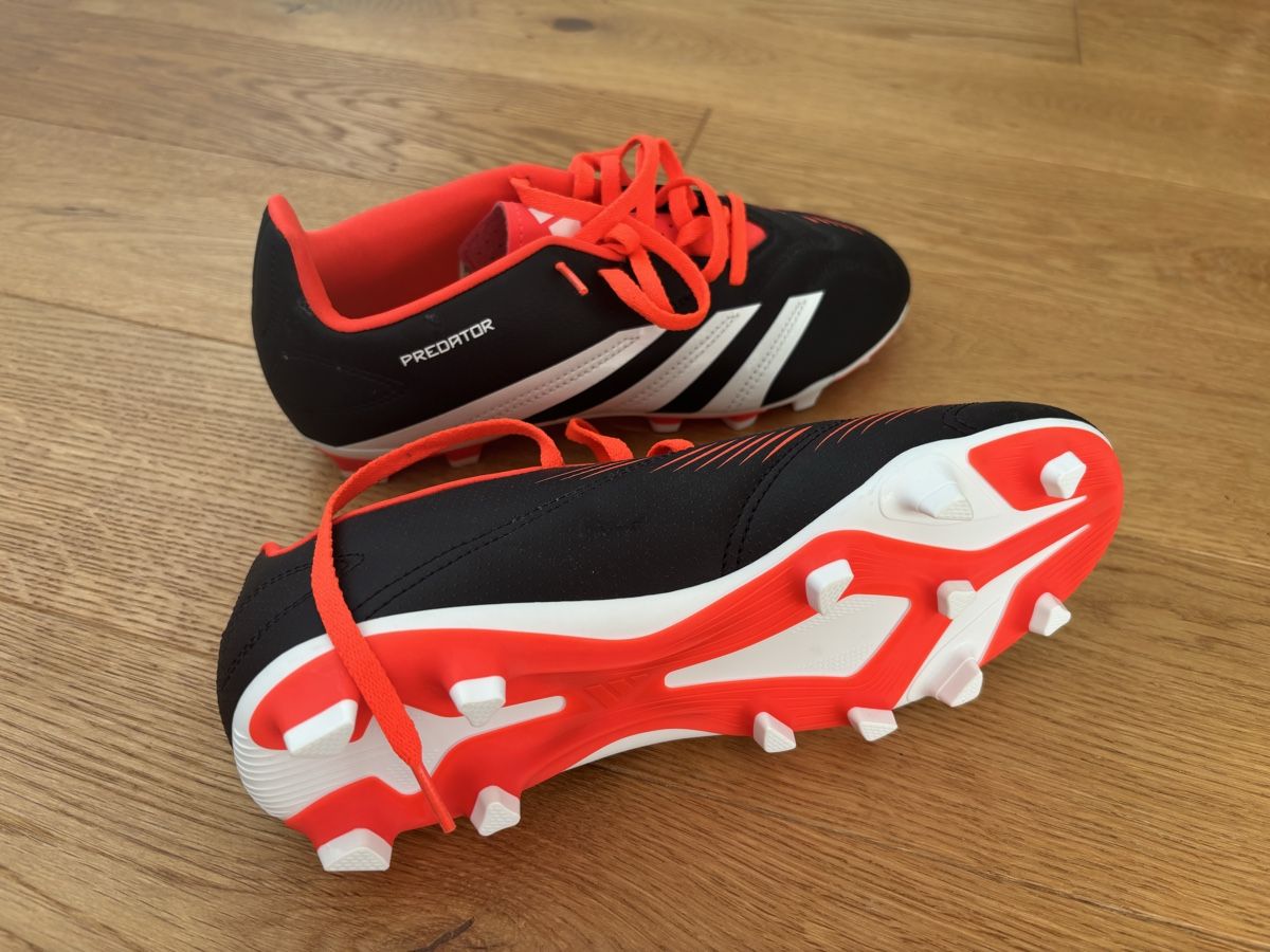 Scarpe per ragazzi: Fussball Schuhe 38 2/3 – Nuovo (secondo la descrizione) da Adligenswil venduto da ZGB 2