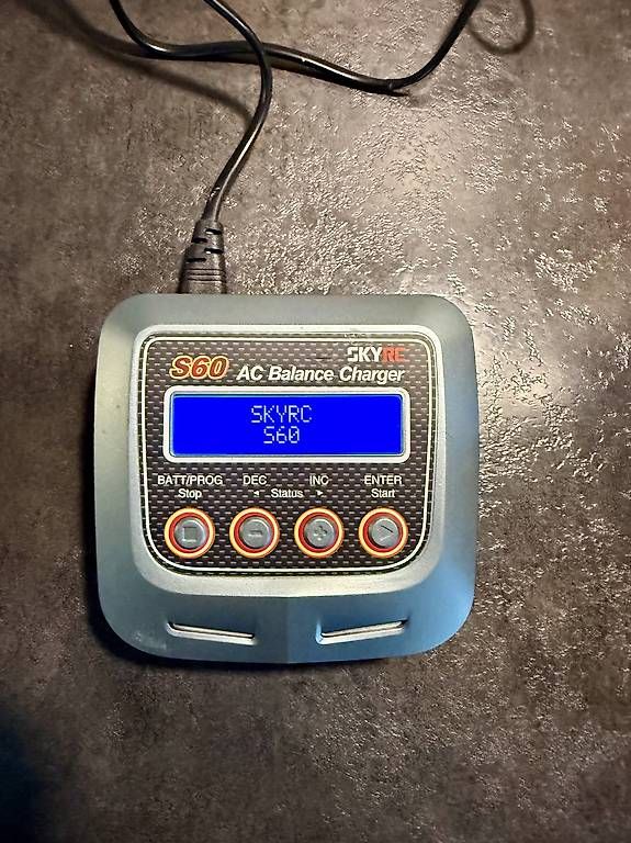 SkyRC Ladegeräte: SkyRC S60 - Chargeur multi-batteries + câble XT60 – Gebraucht aus Vérossaz von ElBikito