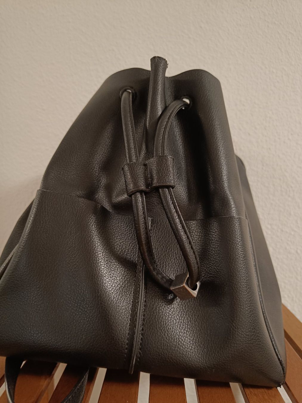 Zara Zaini: ZARA Rucksack schwarz gebraucht – Usato da Zürich venduto da Atelier.Second 3