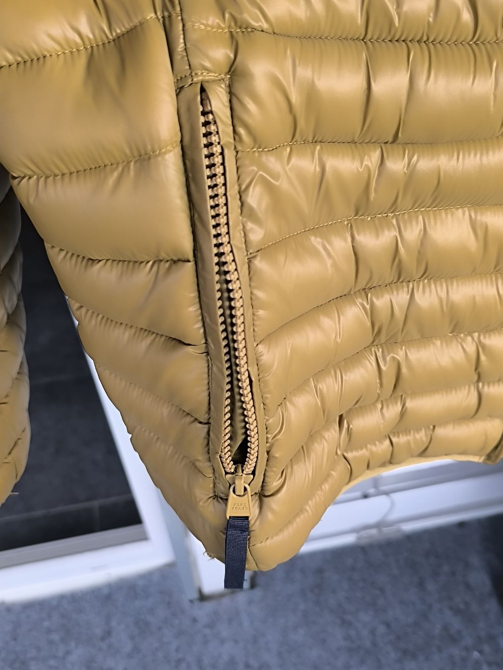 Pepe Jeans Giacche: Jacke Peppe Jeans  – Nuovo (secondo la descrizione) da Oftringen venduto da Lejaleja 3