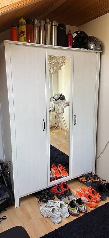 Armoires: IKEA wardrobe  – D'occasion à Epalinges par flo_7p8m