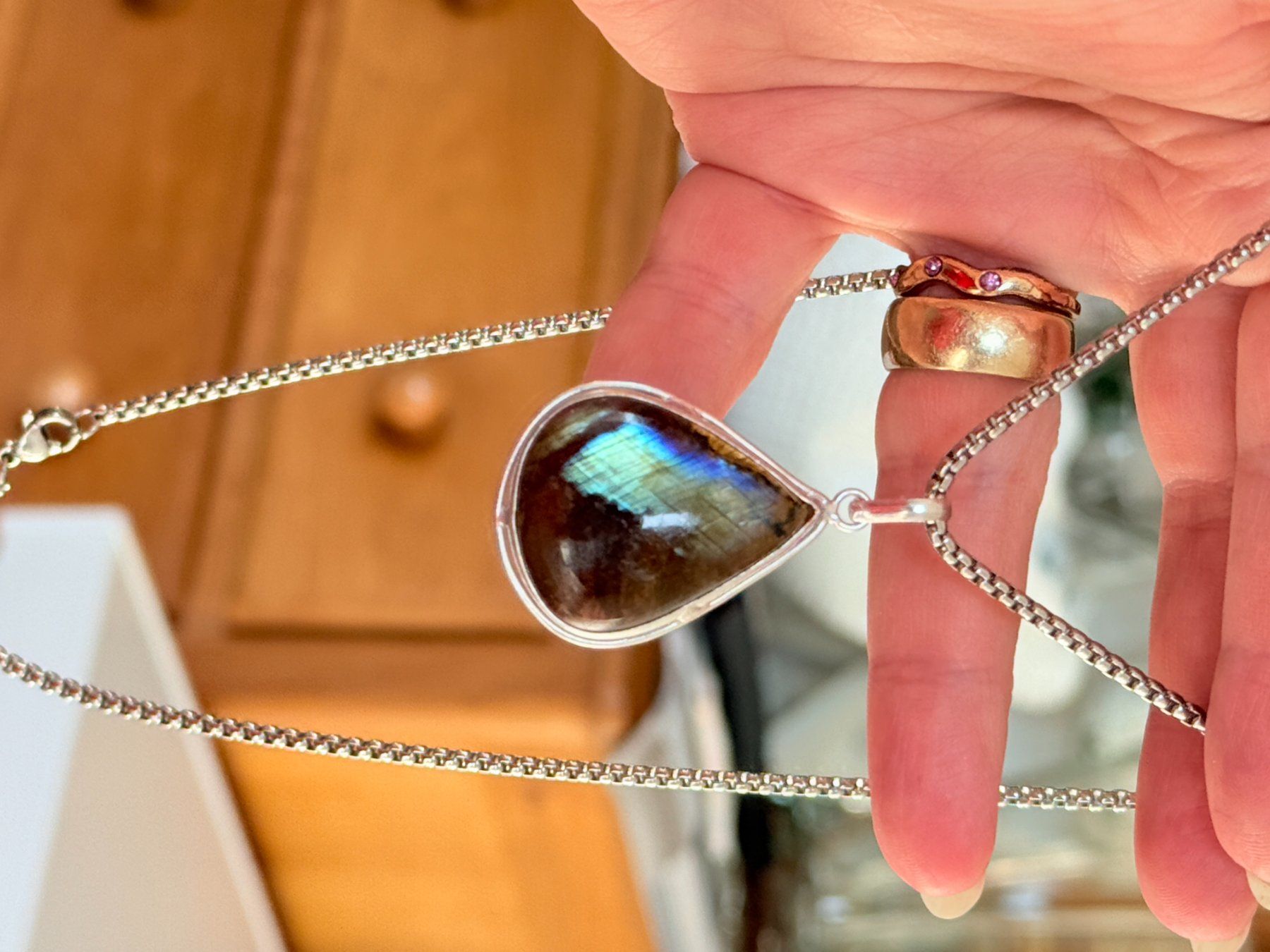 Catenine: Collier Labradorite naturelle – Nuovo e nell'imballaggio originale da Genève venduto da AGBERG 3
