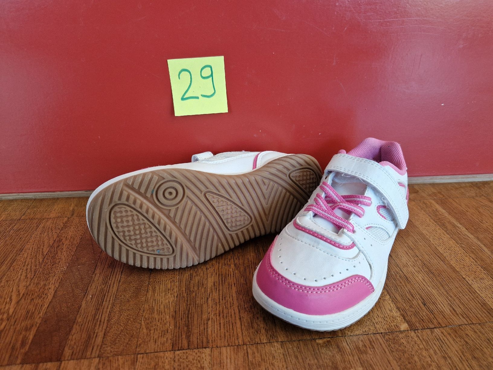 Scarpe per ragazze: Hallenschuhe Gr 29 – Usato da Zug venduto da snussbaumer 1