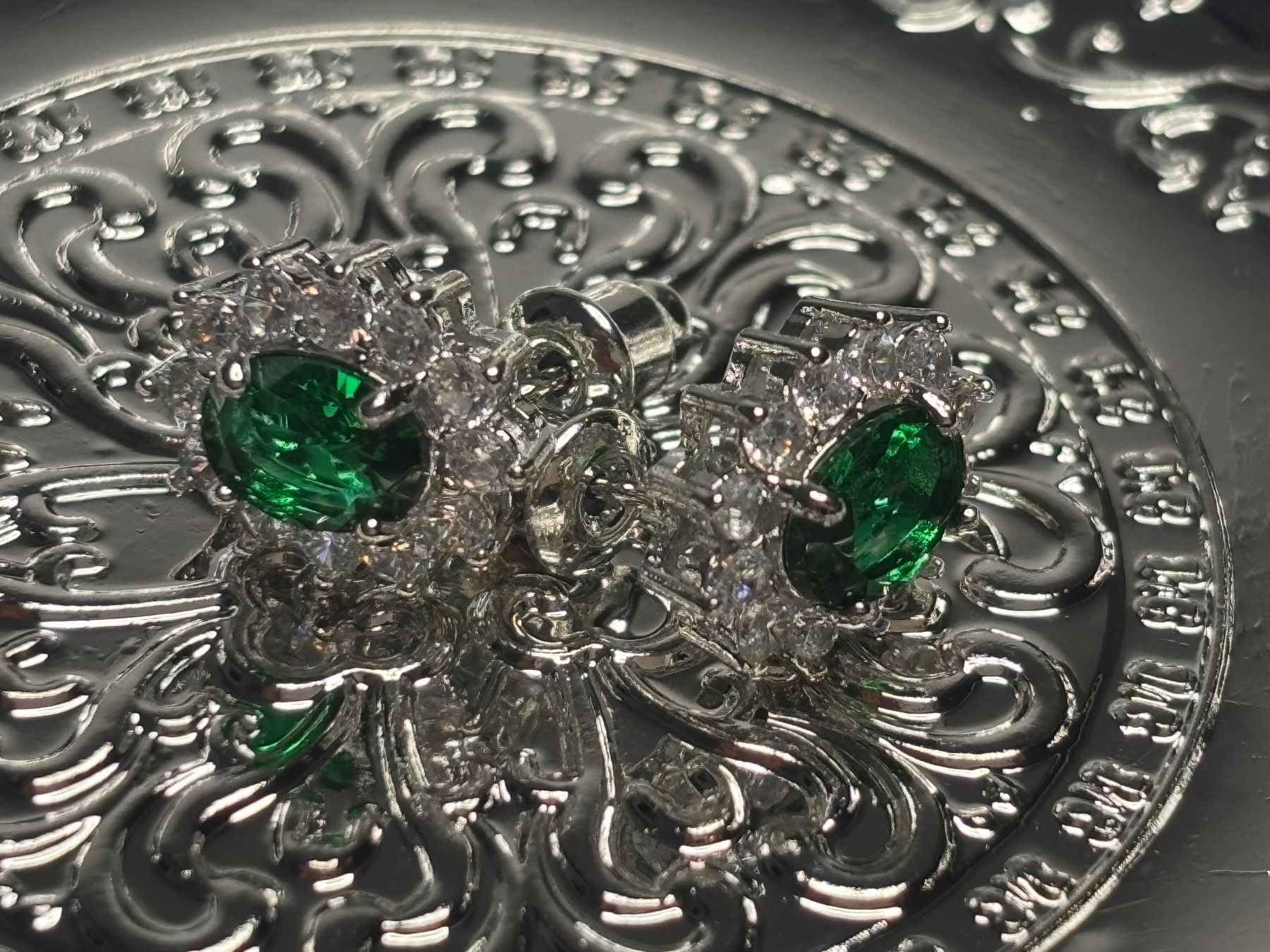 Orecchini pendenti & Orecchini a lobo: Boucles d’oreilles émeraudes ✨ – Usato da Lausanne venduto da mel2dreams 2