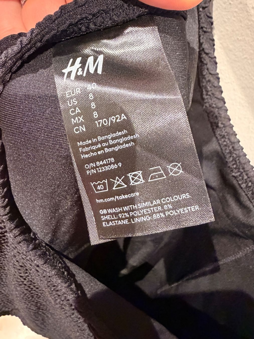 H&M Badekleider & Bikinis: Badeanzug H&M schwarz EUR 40 – Gebraucht aus Zollikon von Jekled 2