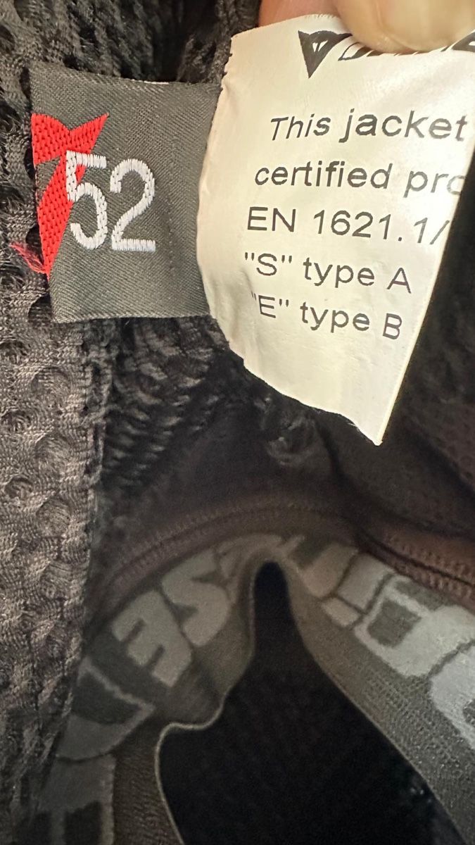 Dainese Completi: Dainese Lederkombi (Gr: 52) – Usato da Lauenen b. Gstaad venduto da Andras_68 4