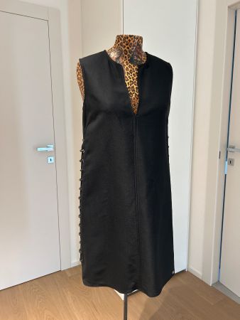 Magnifique robe noir sans manches Elisabetta Franchi