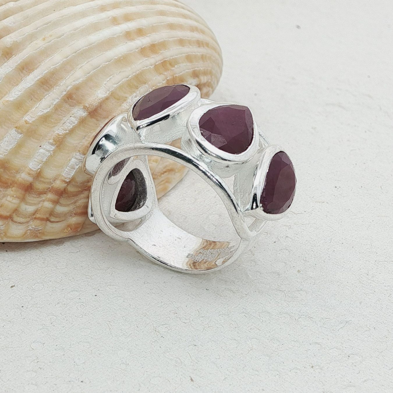 Olga Ribler Anelli: Unikate Silber Ring 925 Grösse 56 mit Rubinen – Nuovo (secondo la descrizione) da Luzern venduto da Schmuckoutlet