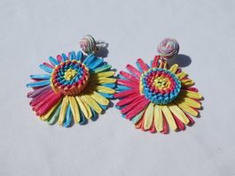 Grosse Raffia-Blumen-Ohrstecker, Modeschmuck / NEU